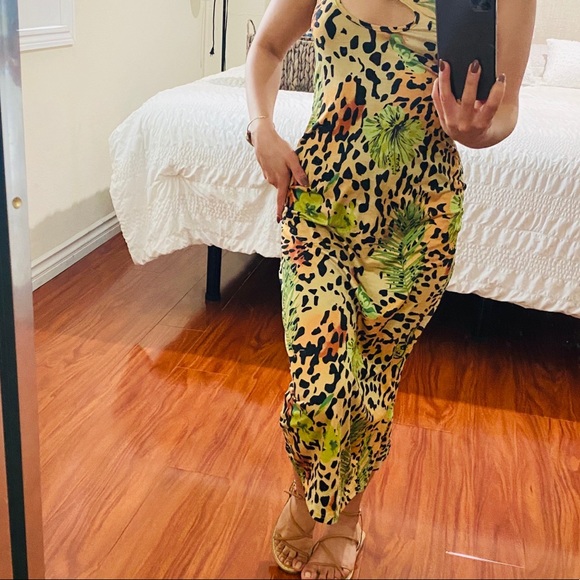 Tropical dress - Picture 2 of 6